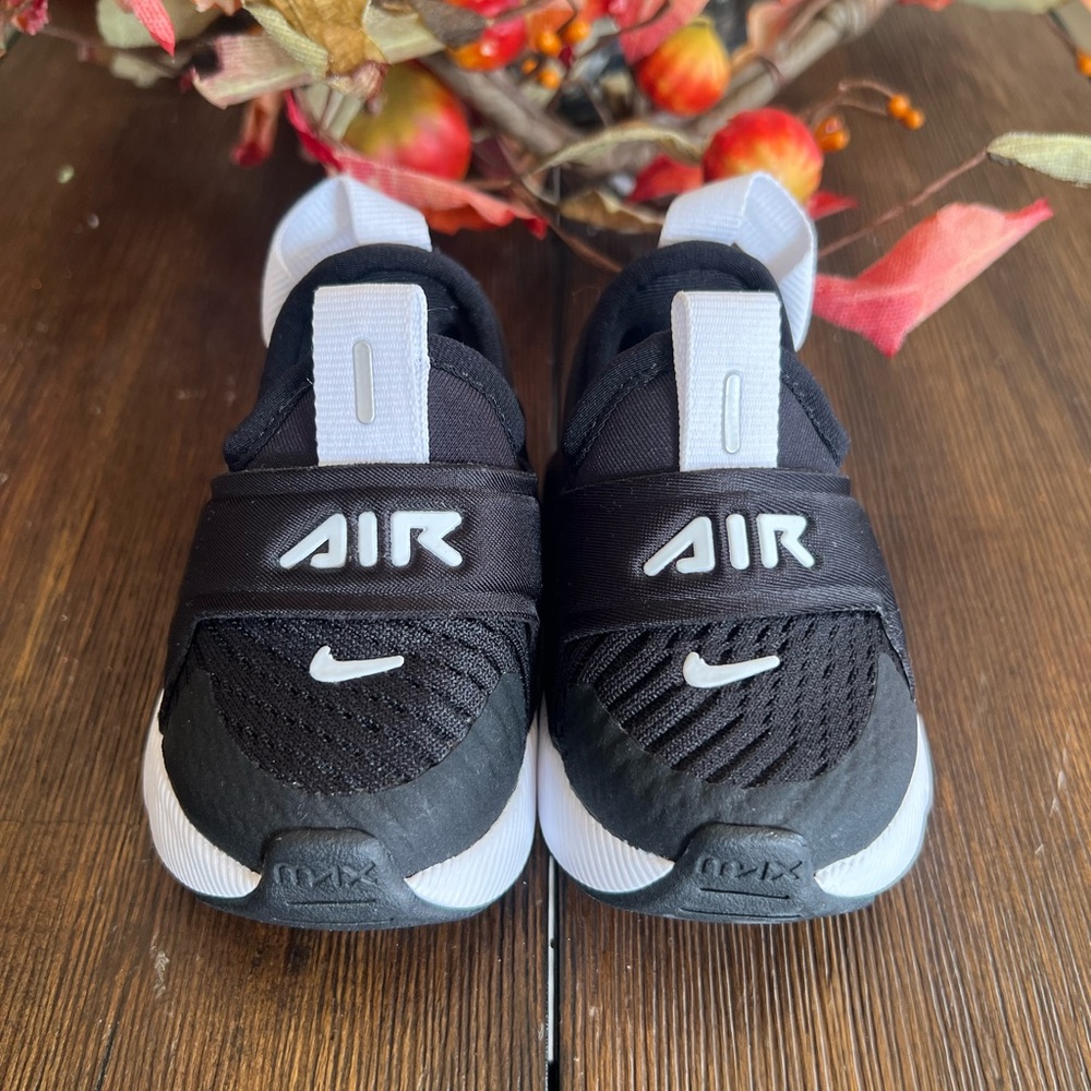 Nike Air Max 270 Infant Sneakers - Picture 2 of 5